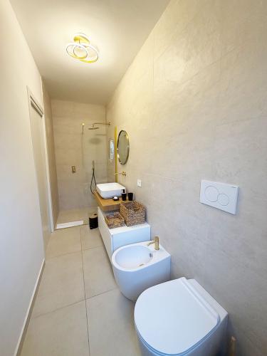 primo bagno, first bathroom