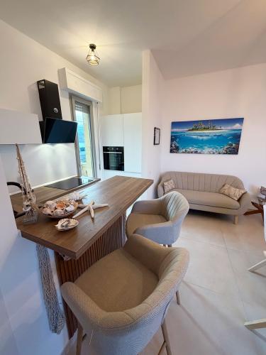 soggiorno e cucina, living and kitchen